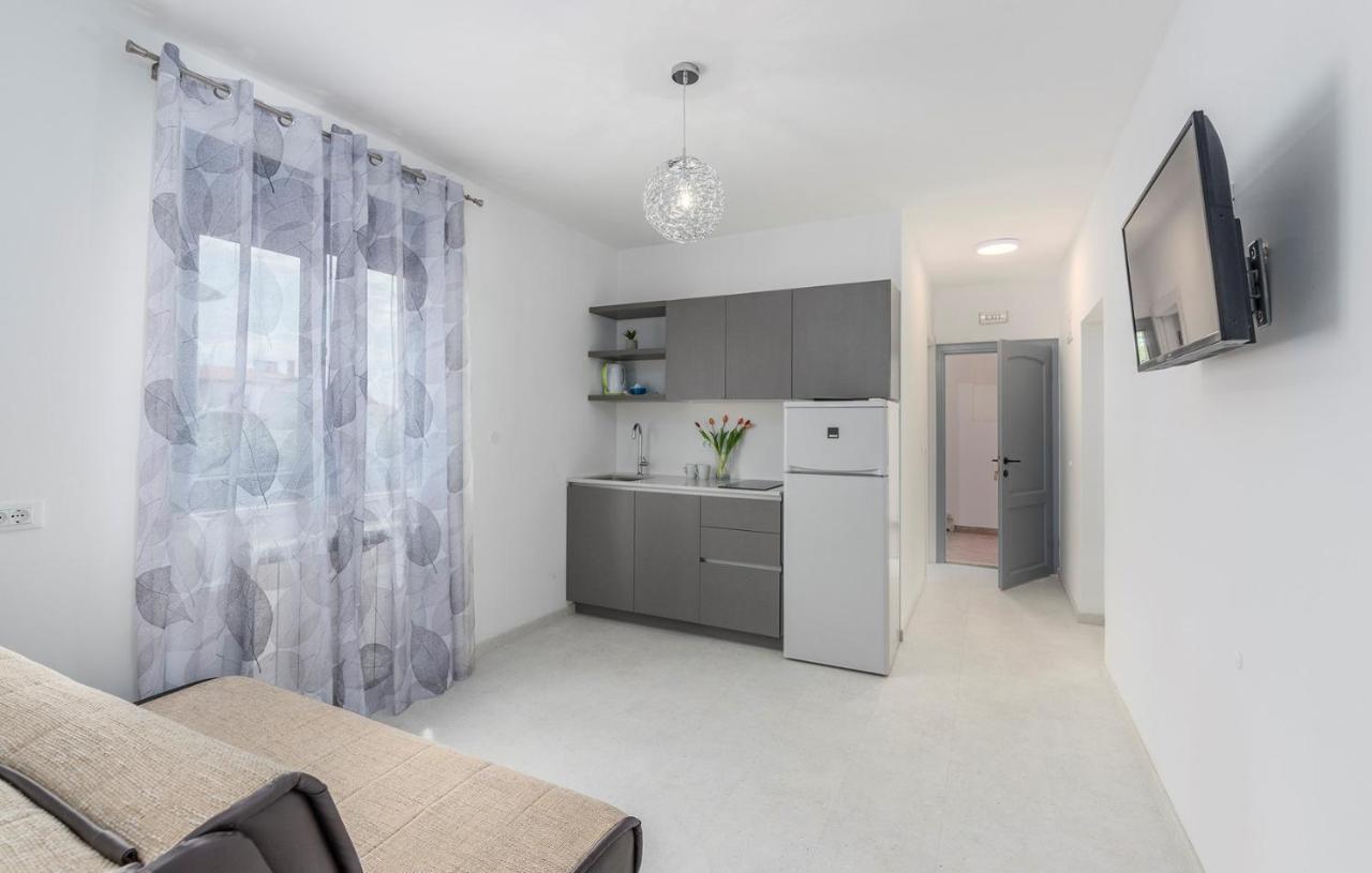 Apartments Zrnic 포레치 객실 사진