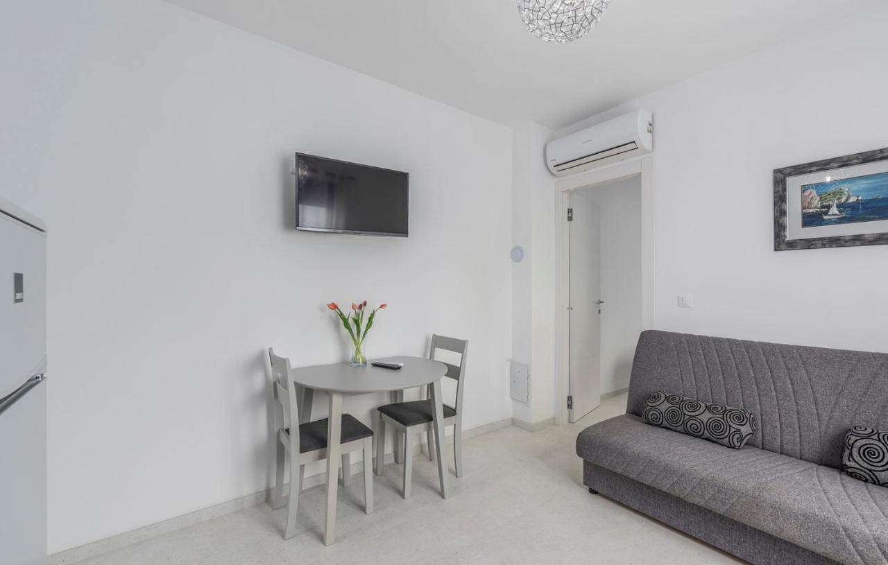 Apartments Zrnic 포레치 객실 사진